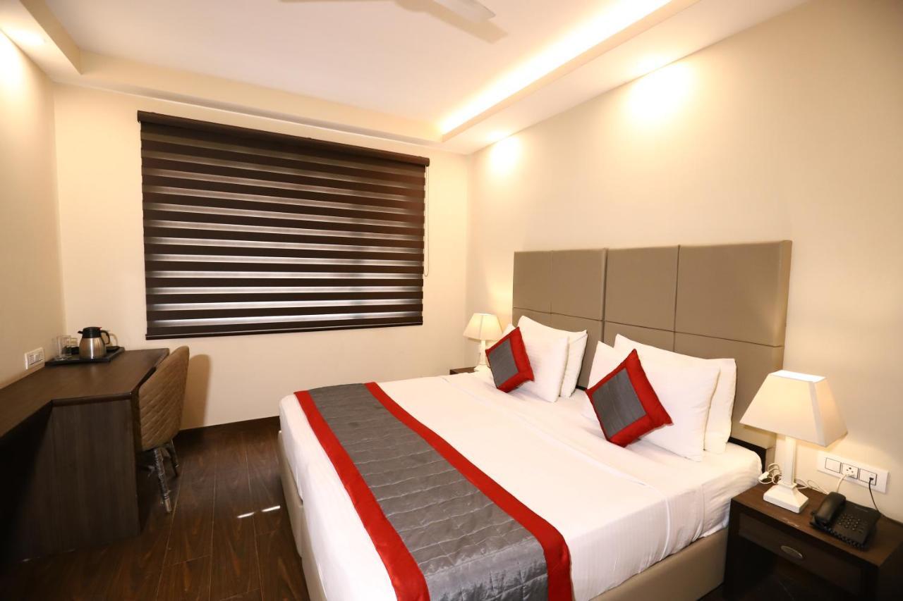 Hotel Azulo Inn Bhikaji Cama Place Delhi - Couple Friendly Local Ids Accepted New Delhi Eksteriør billede